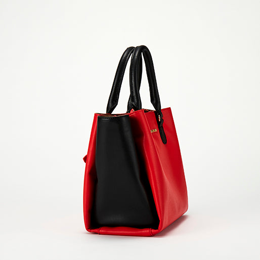 Elaine Satchel エレーヌ サッチェル
