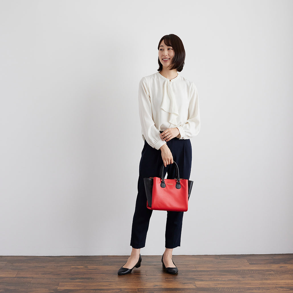 Elaine Satchel エレーヌ サッチェル