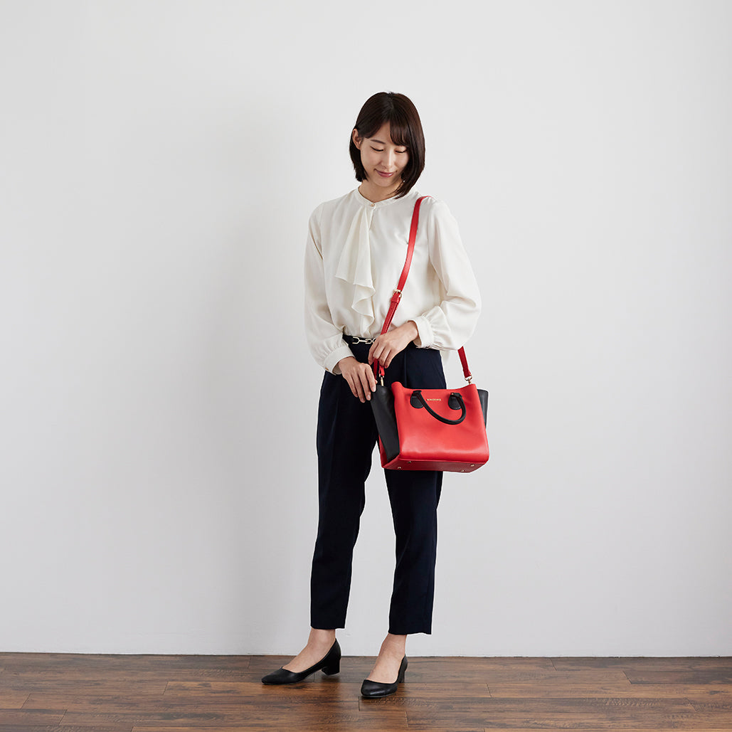 Elaine Satchel エレーヌ サッチェル