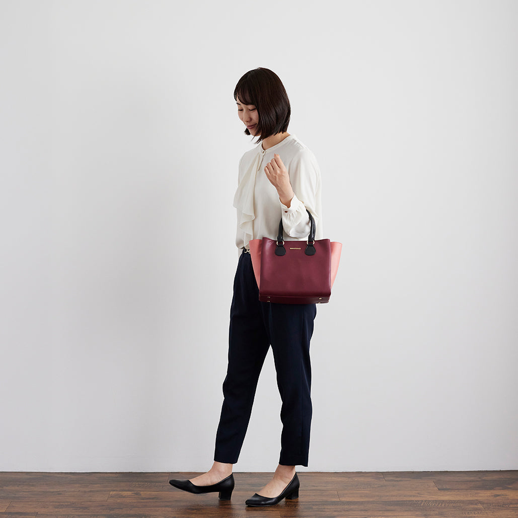 Elaine Satchel エレーヌ サッチェル