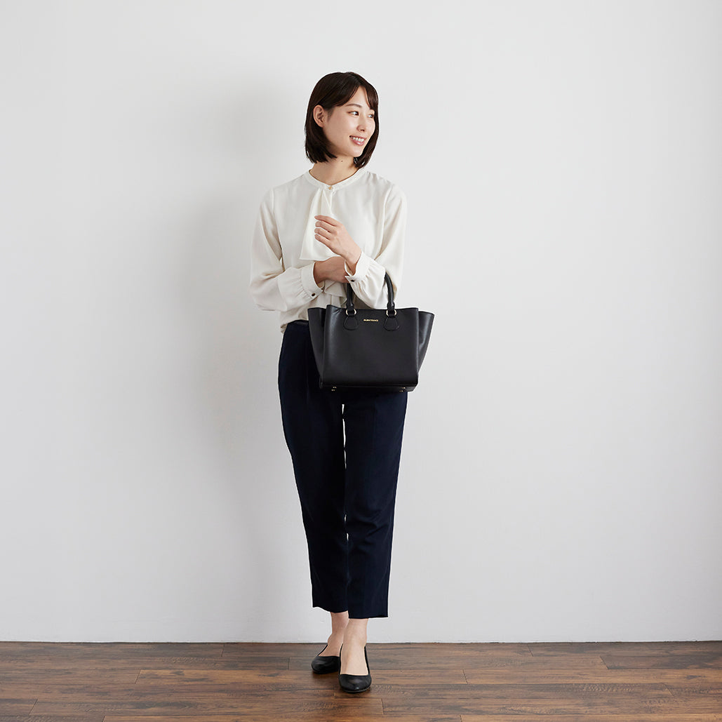 Elaine Satchel エレーヌ サッチェル