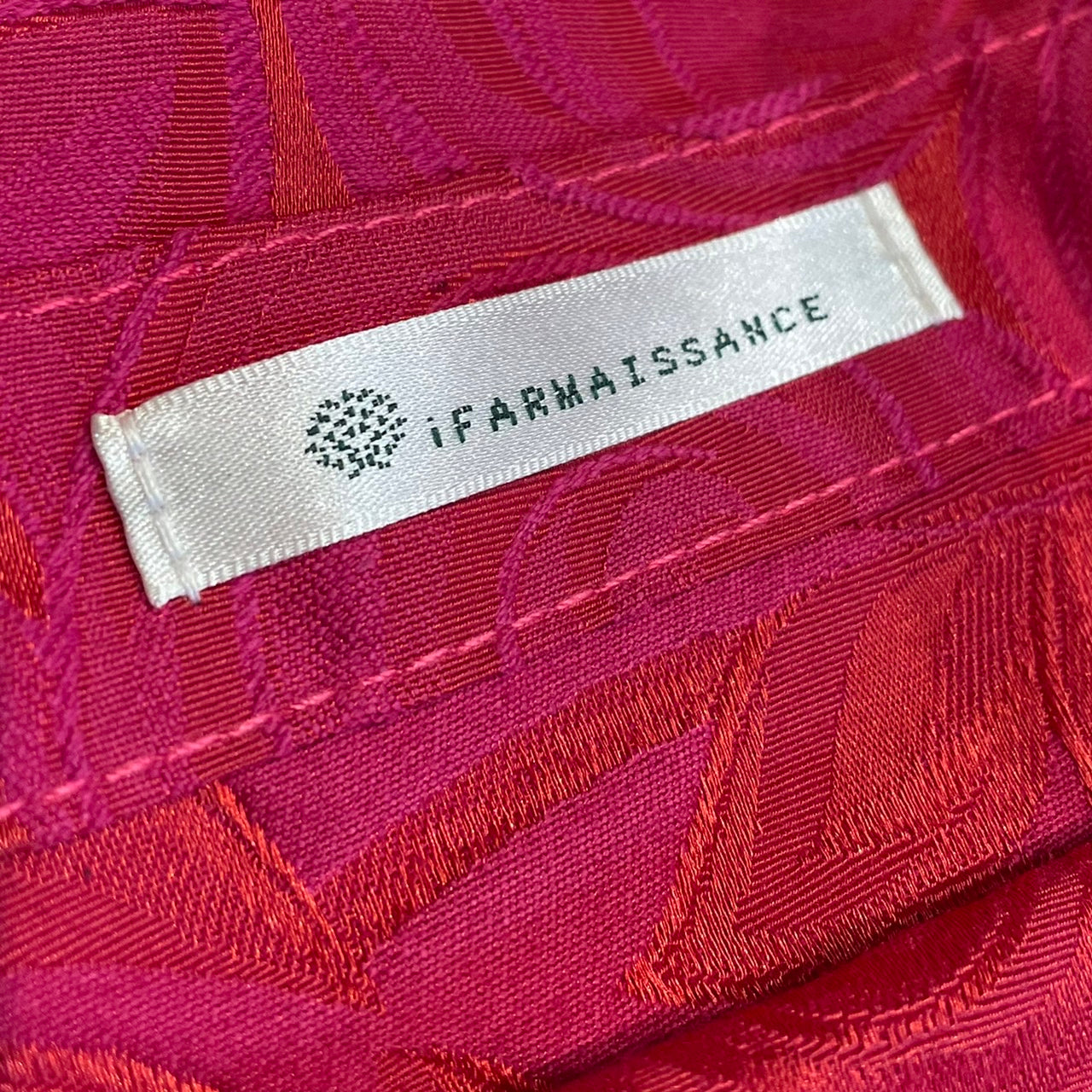 Kay Tote Red Pink Circle Jacquard