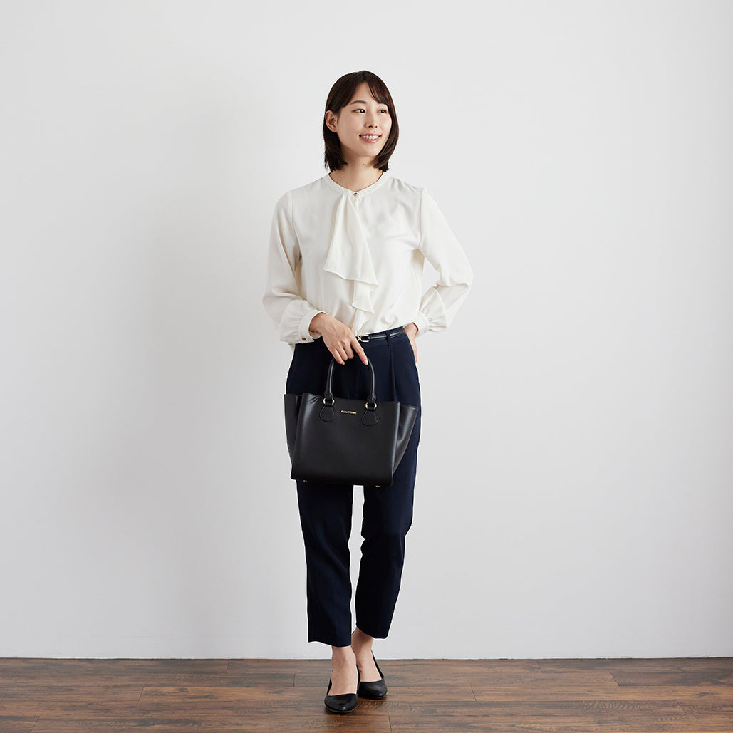 Elaine Satchel エレーヌ サッチェル